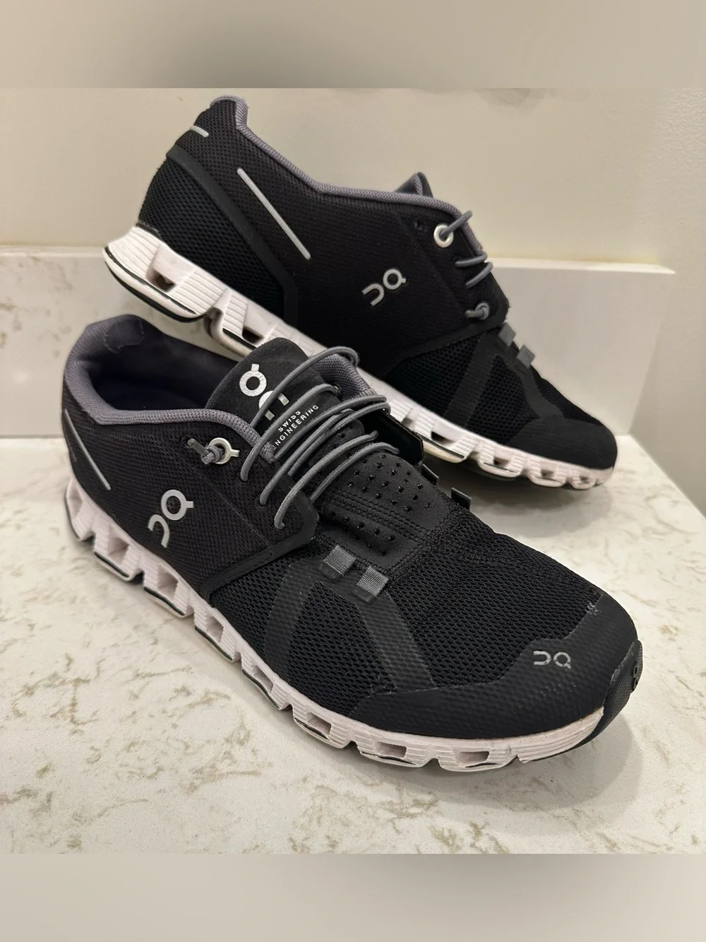 On Cloud 5 Women’s Running Shoes 8.5